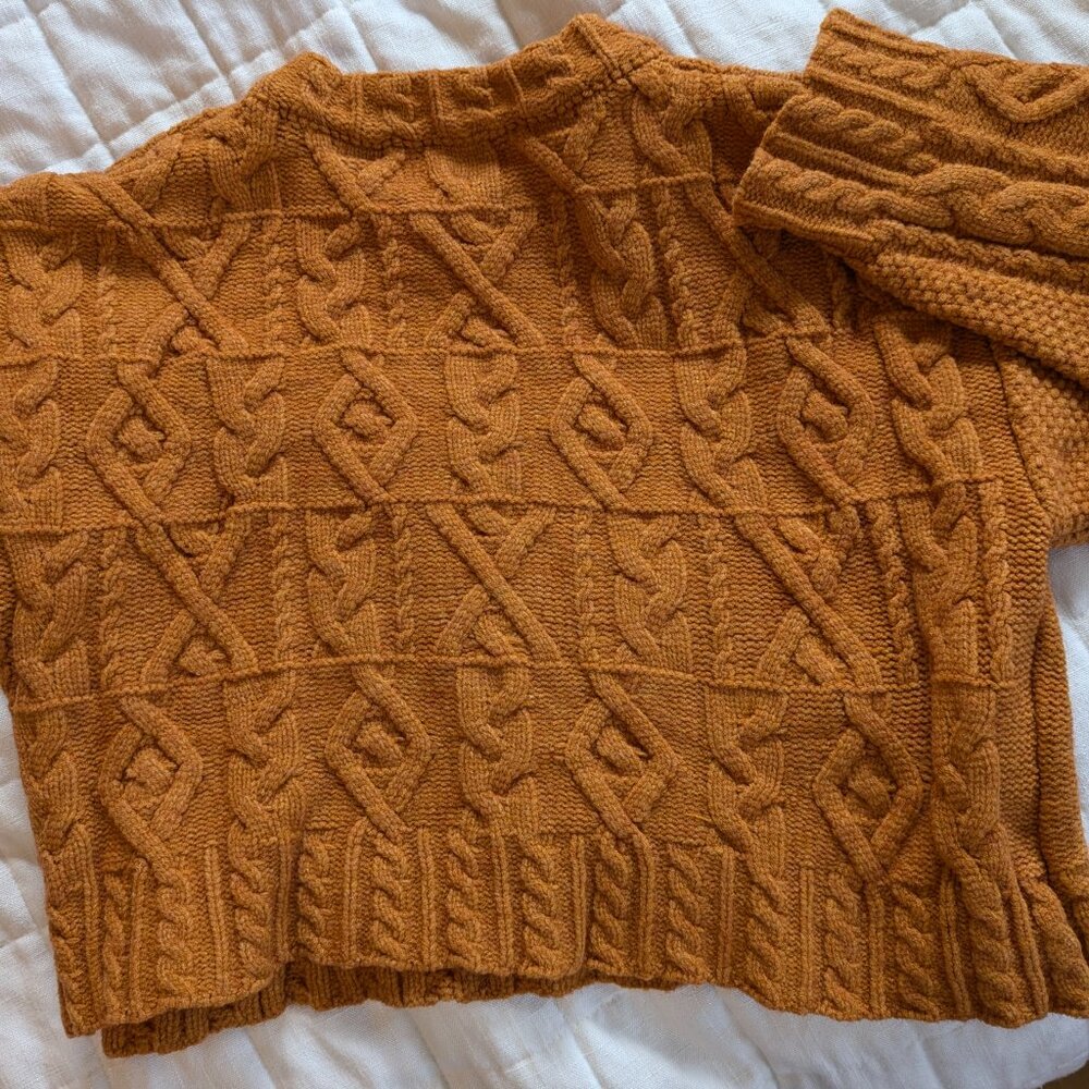 Crop cable sweater - Picture 2 of 3